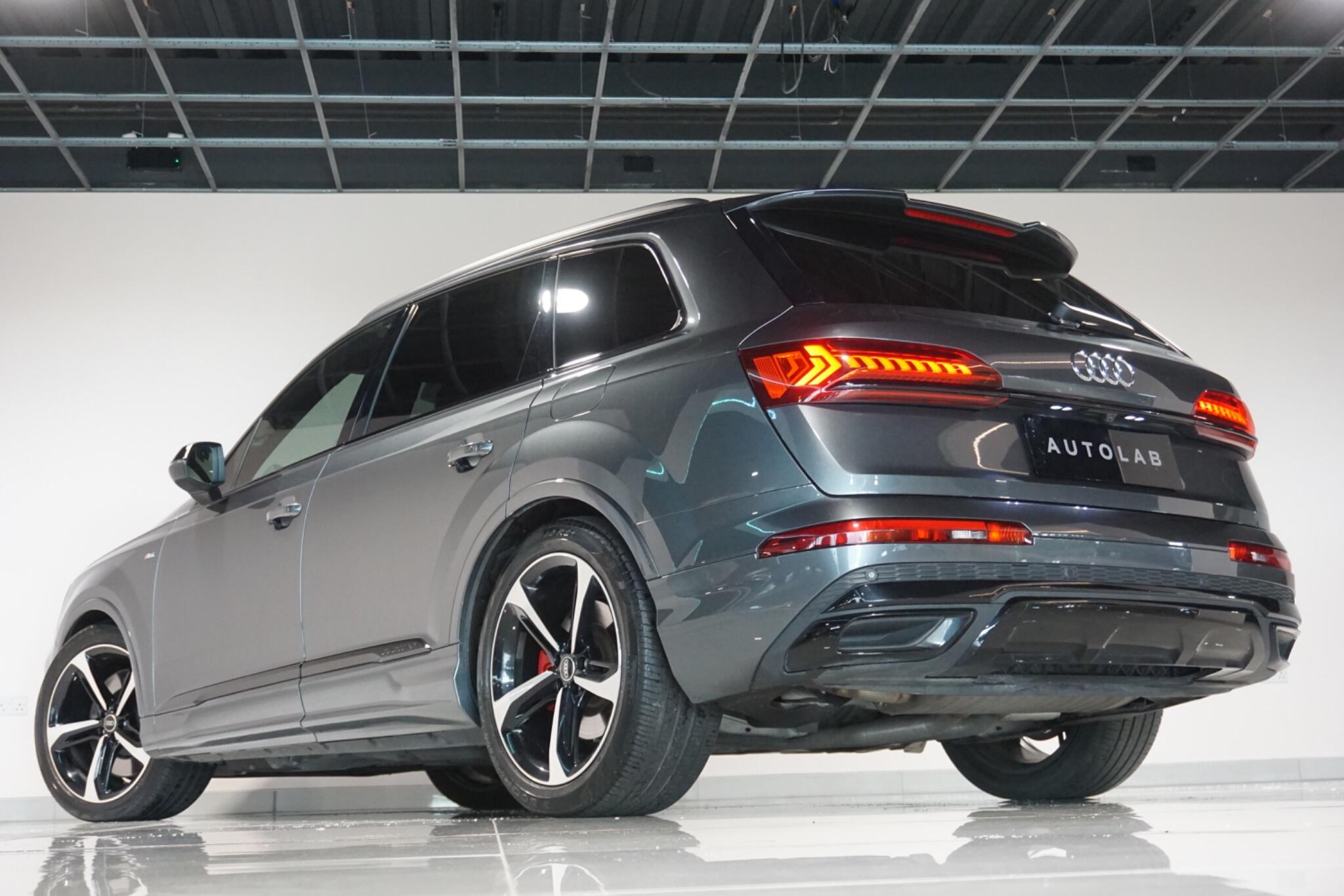 Audi Q7 3.0 TFSIe V6 55 Black Edition SUV 5dr Petrol Plug-in Hybrid Tiptronic quattro Euro 6 (s/s) 17.9kWh (381 ps)